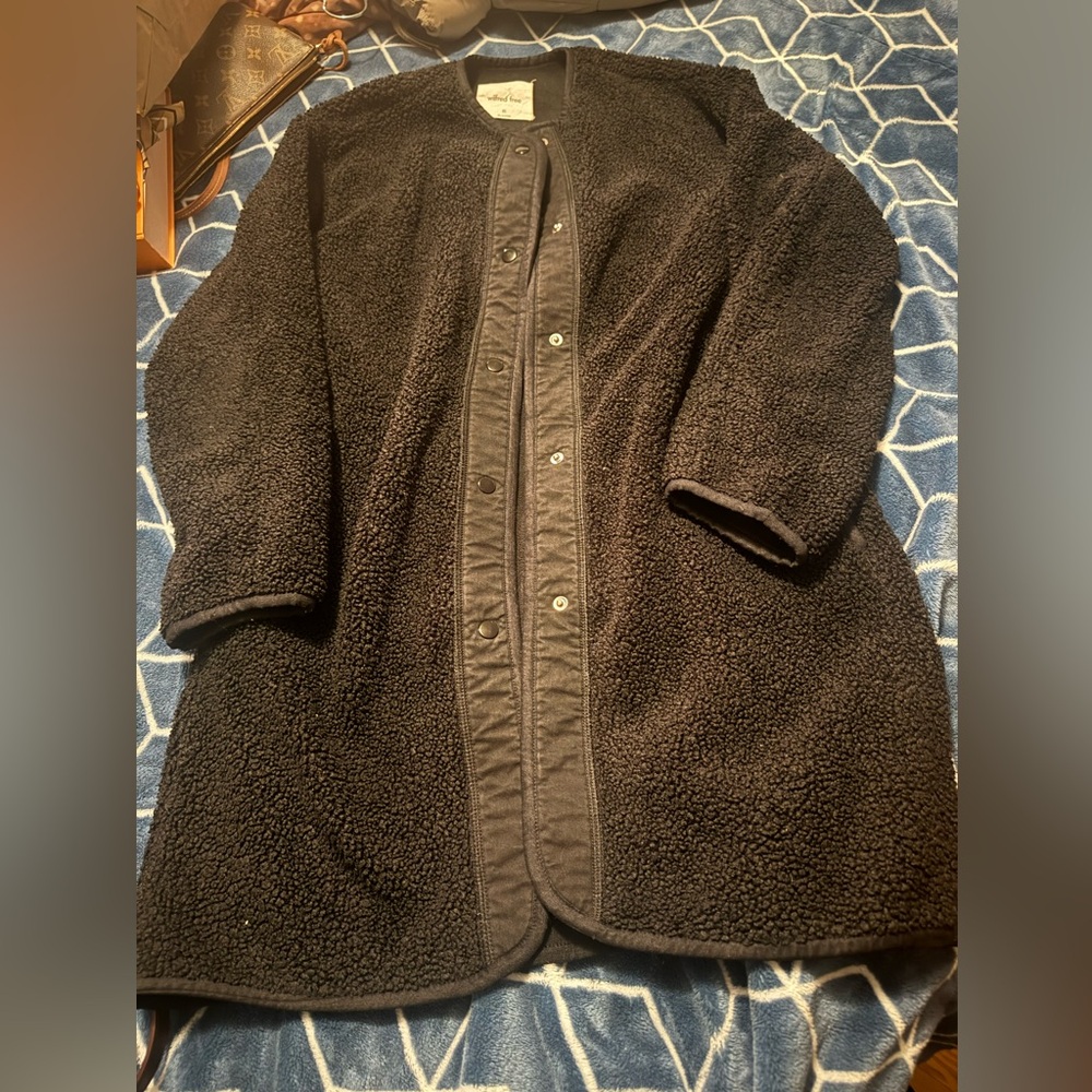Aritzia Wilfred black Sherpa